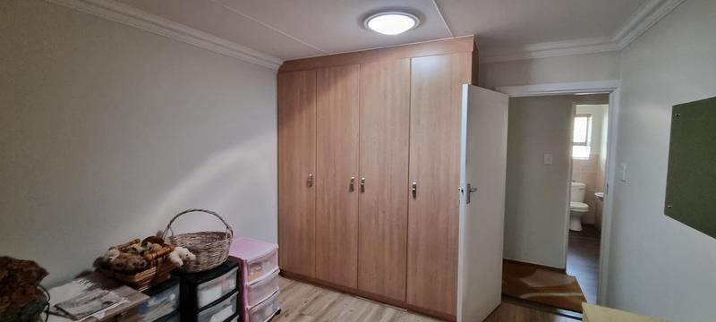 3 Bedroom Property for Sale in Fraaiuitsig Western Cape